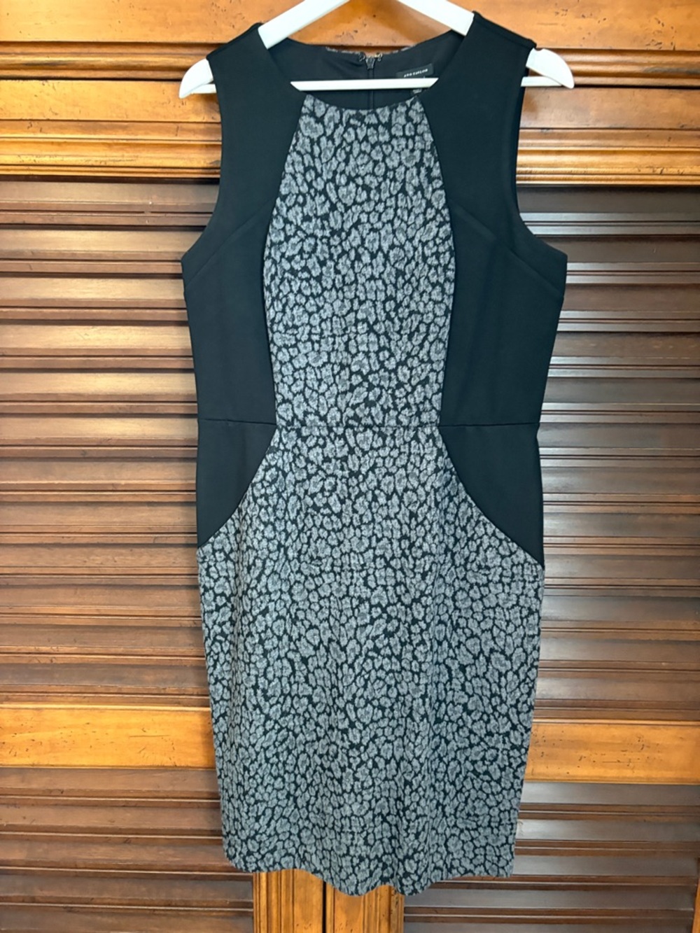 Ann Taylor Black & Gray Patterned Sleeveless Sheath Dress